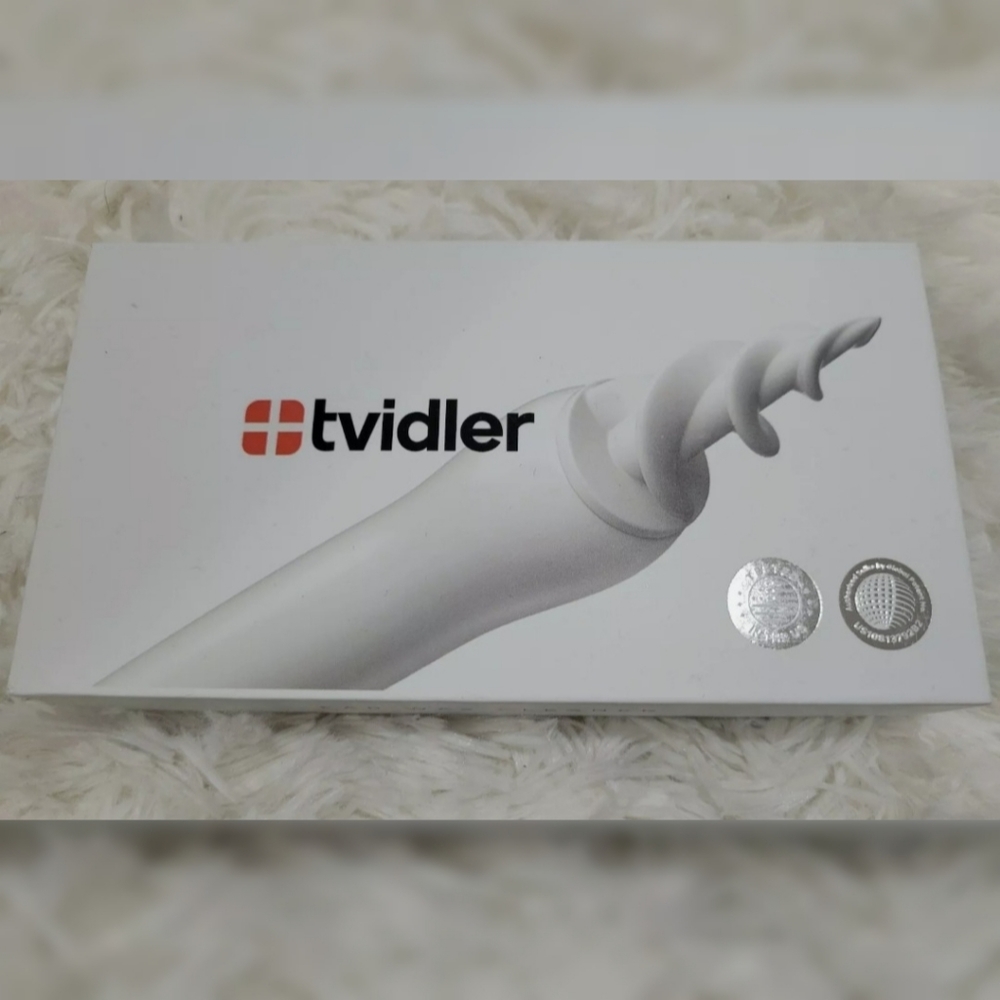 Tvidler Ear Wax Cleaner and 6 Soft Silcone Tips, New in Box